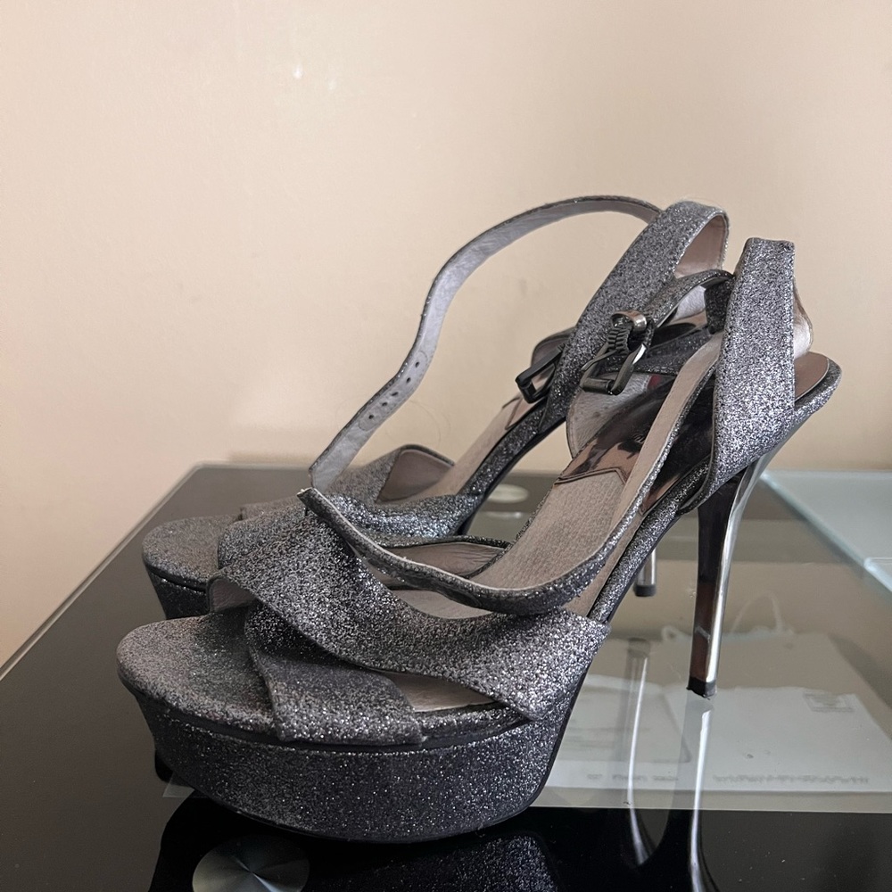 High heeled glittery gray shoes size 8.